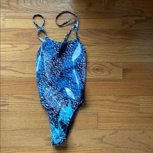 Jolyn tie back swimsuit size 26